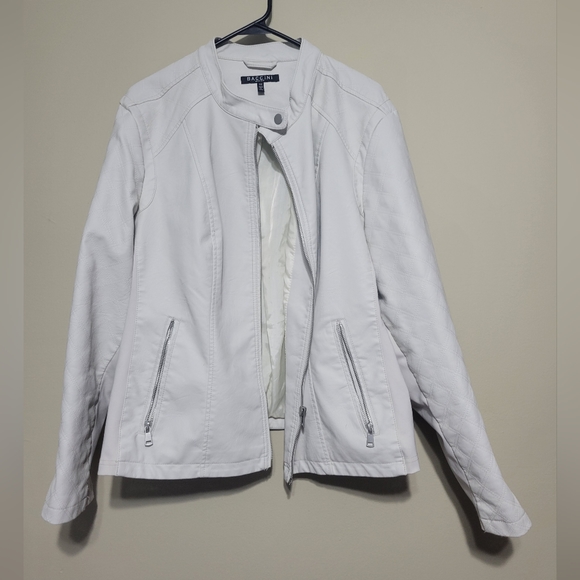 NWOT BACCINI Cream pleather jacket 3X (PTP 22.5) fits like 1X - Picture 1 of 4